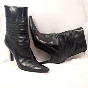 Stuart Weitzman Womens Black Leather Ankle Boots Heels Square Toe Zipper 7B